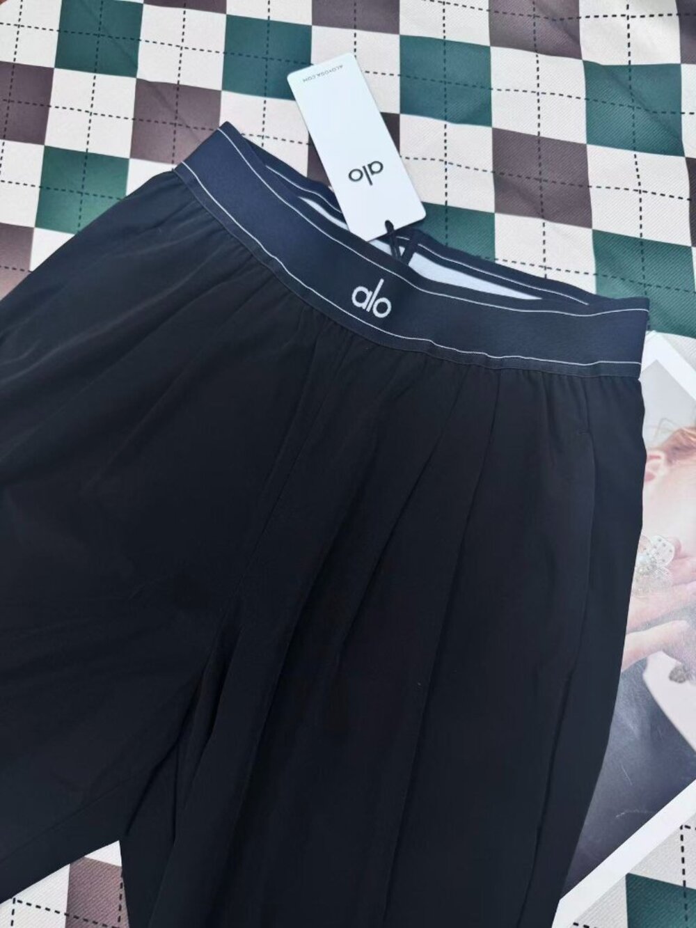 NWT ALO Yoga Suit Up Trousers 🏆 Popular Black Casual Pants with Elastic Waist - Picture 4 of 7